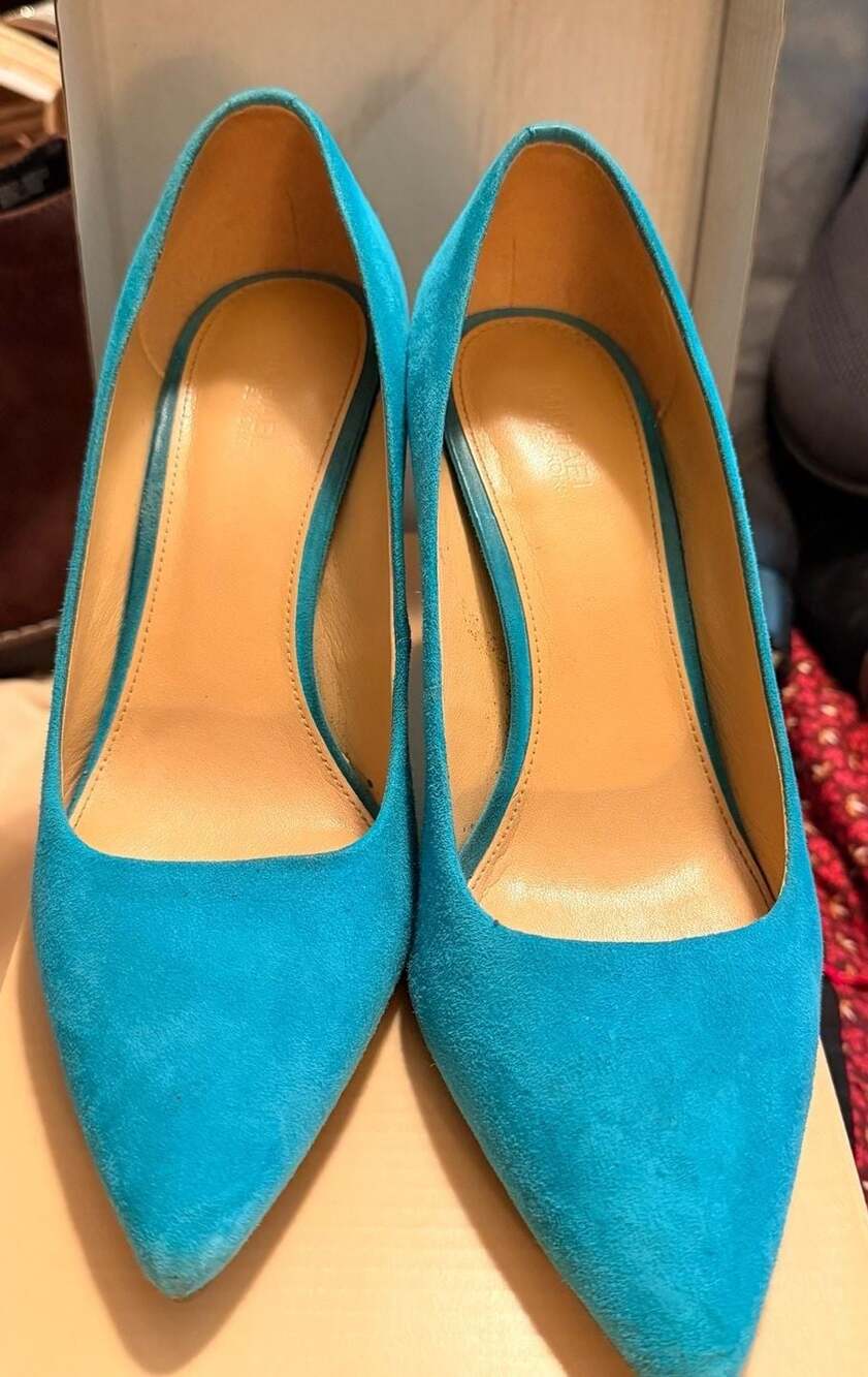 Michael Kors Teal Suede Pumps Pointed Toe Stiletto Heels Turquoise Blue MK Charm - Picture 10 of 10